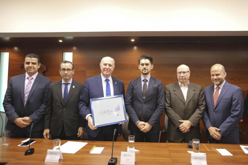 doctor Miguel Ángel Navarro Navarro y el Doctor Luis Alberto Gutiérrez Díaz de León