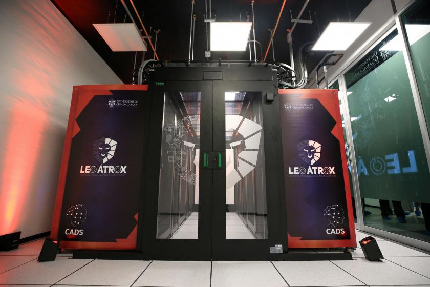 Supercomputadora LEO ÁTROX en el CADS